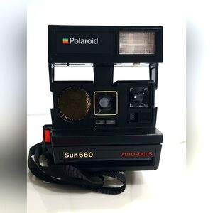 Polaroid Sun 660 AutoFocus Camera